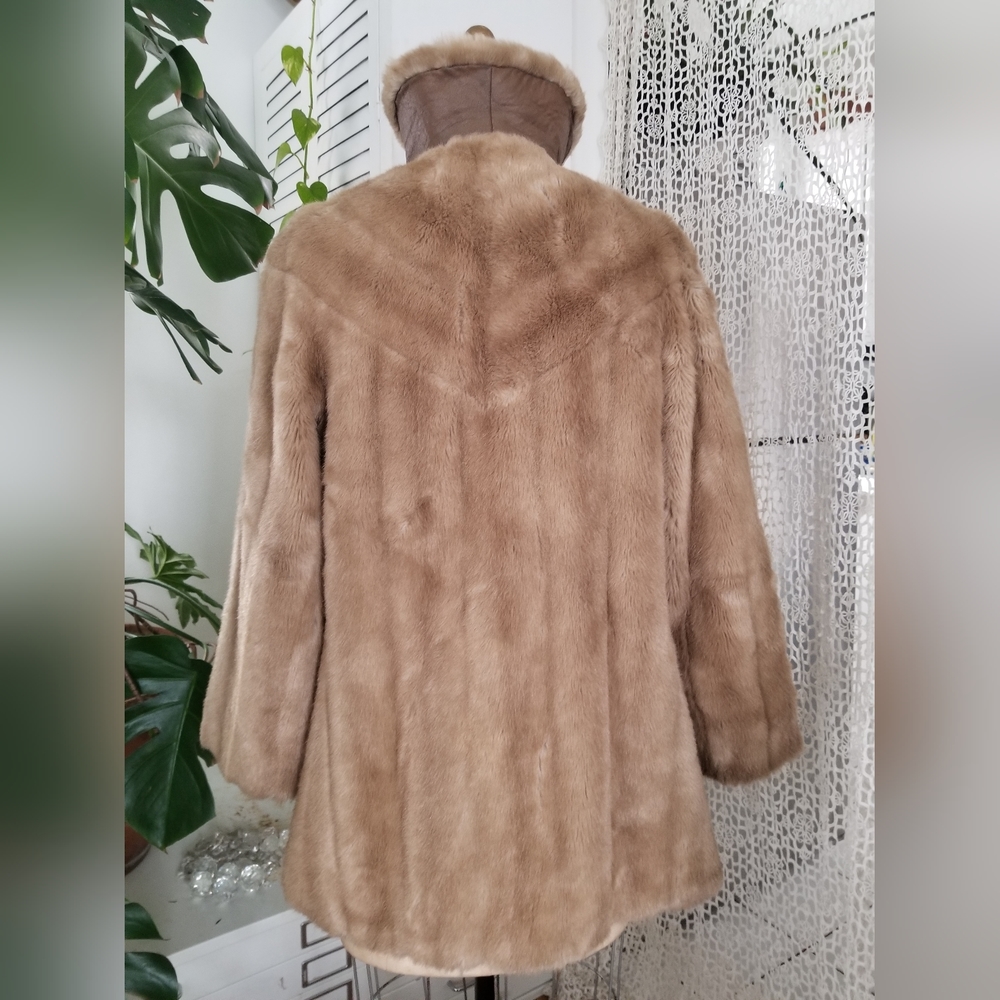 Vntg Caramel Tan Faux Fur Coat - Picture 5 of 14